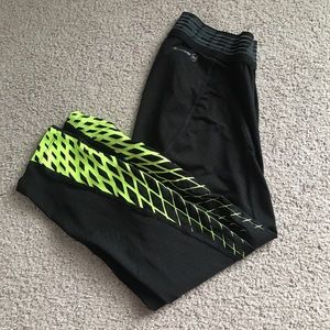 🤩 2 Pair of Russel Compression Pants